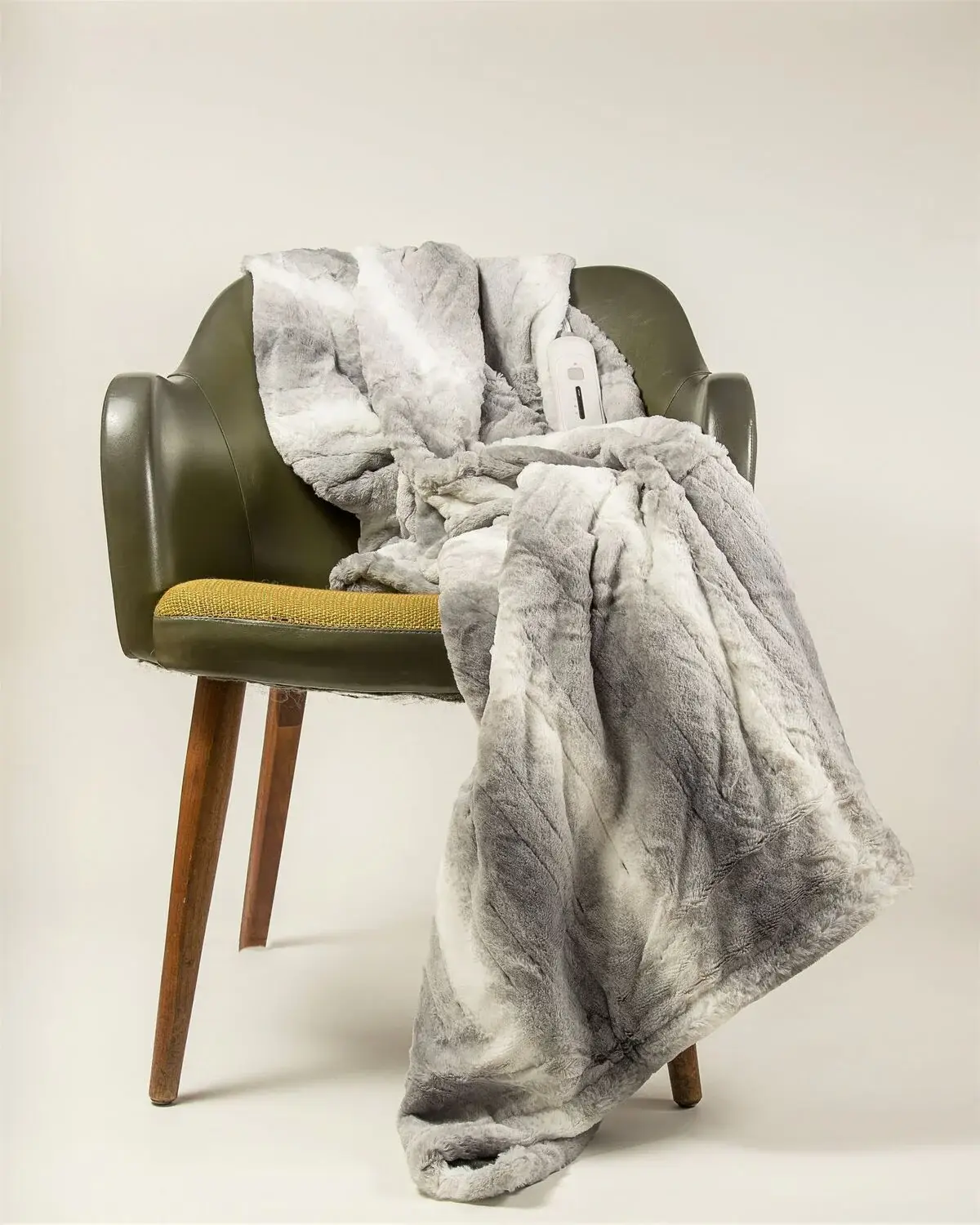 50" X 60" Grey And White Modern Contemporary Heated  Throw Blankets - Image 8