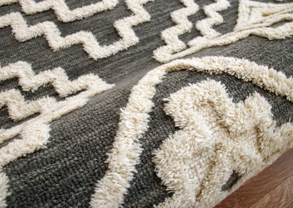 6' Round Gray and Cream Geometric Area Rug - Image 4