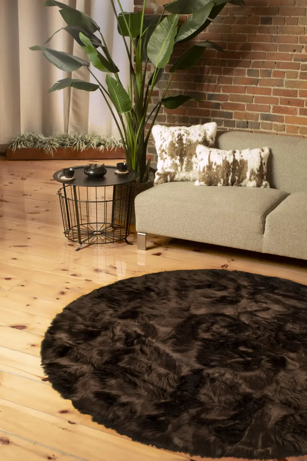 6' X 6' Chocolate Round Faux Fur Washable Non Skid Area Rug - Image 3