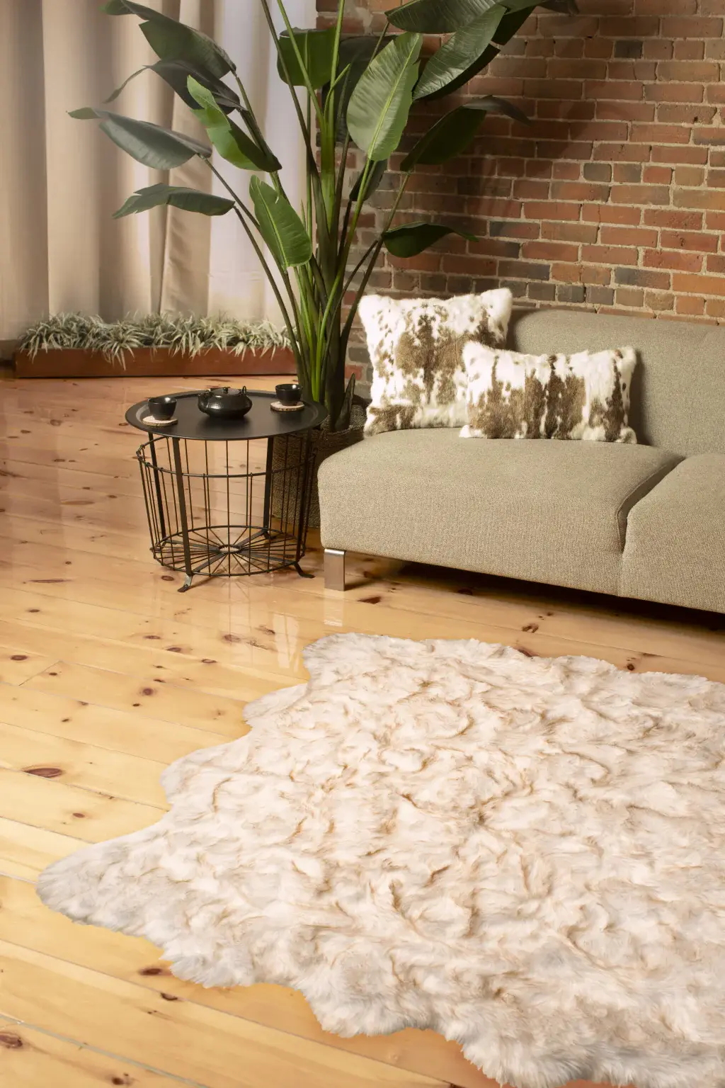 6' X 6' Ombre Tan Faux Fur Washable Non Skid Area Rug - Image 4