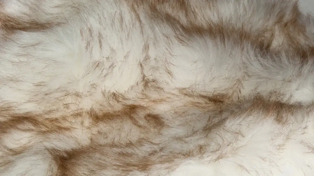 6' X 6' Ombre Tan Faux Fur Washable Non Skid Area Rug - Image 5