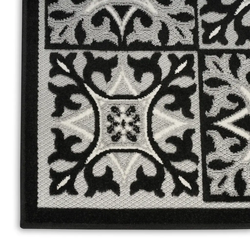 6' X 9' Black And White Fleur De Lis Stain Resistant Non Skid Area Rug - Image 3