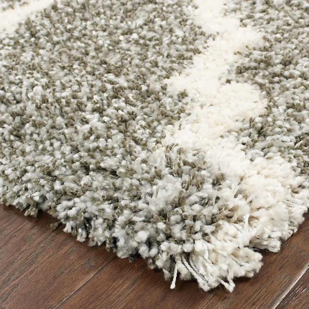 6' X 9' Grey And Ivory Geometric Shag Power Loom Stain Resistant Area Rug - Image 4