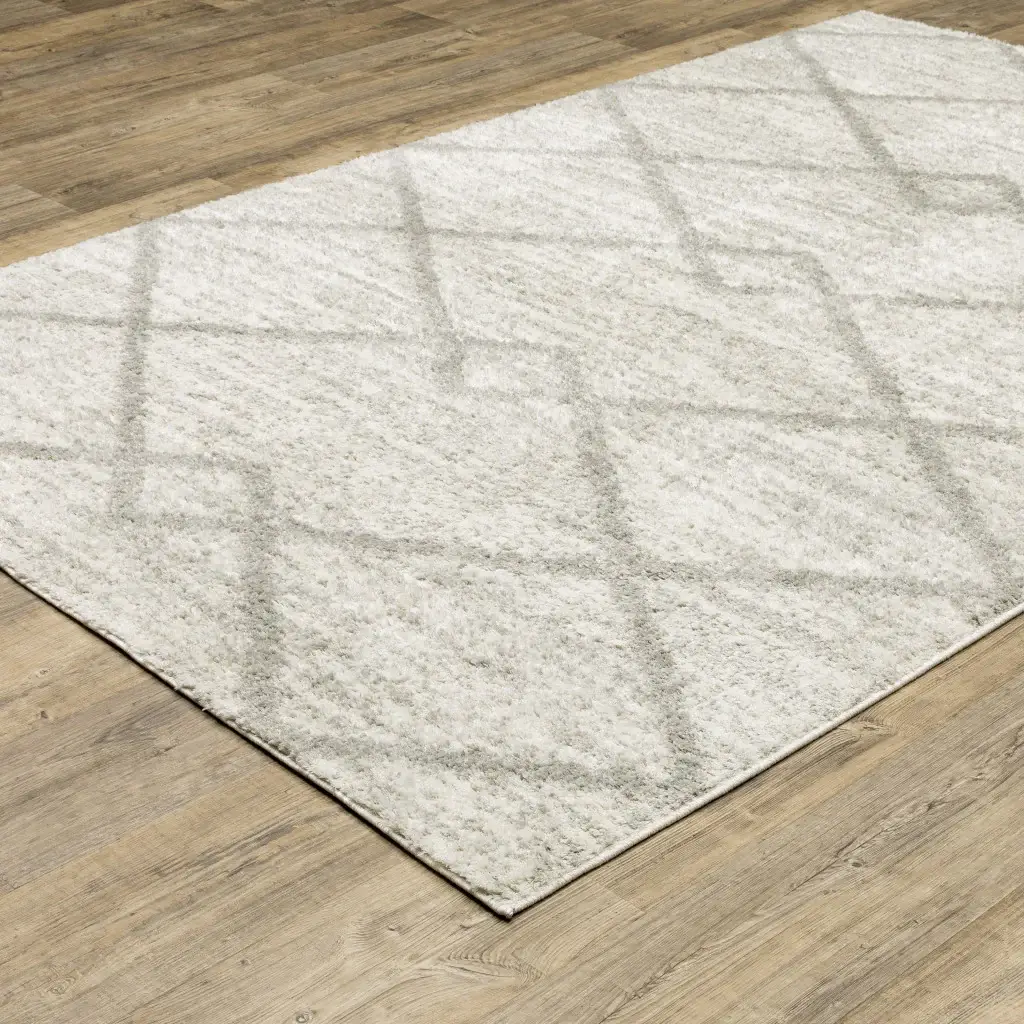 6' X 9' Ivory And Grey Geometric Shag Power Loom Stain Resistant Area Rug - Image 6