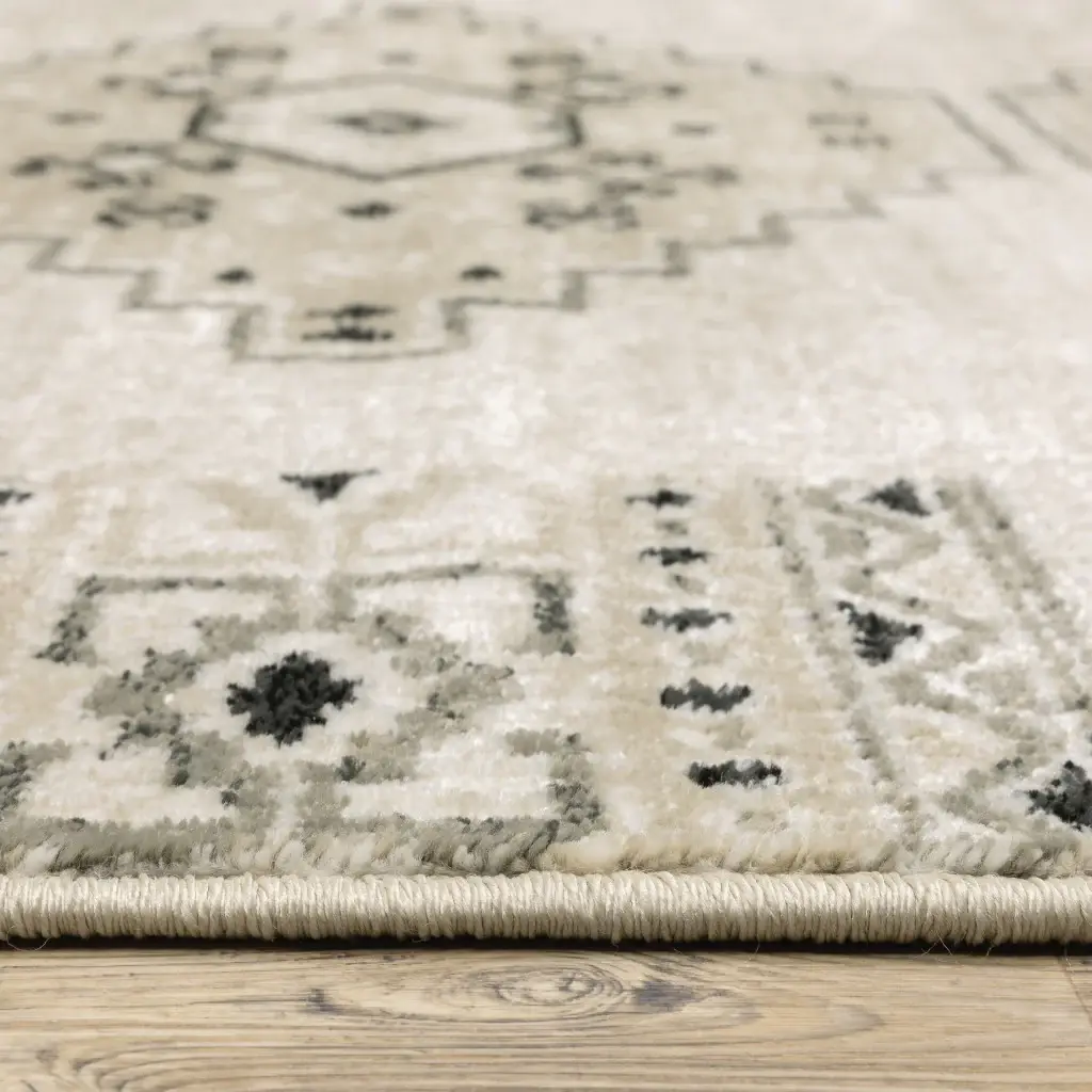 6' X 9' Ivory Grey Black And Ivory Southwestern Power Loom Stain Resistant Area Rug - Image 4