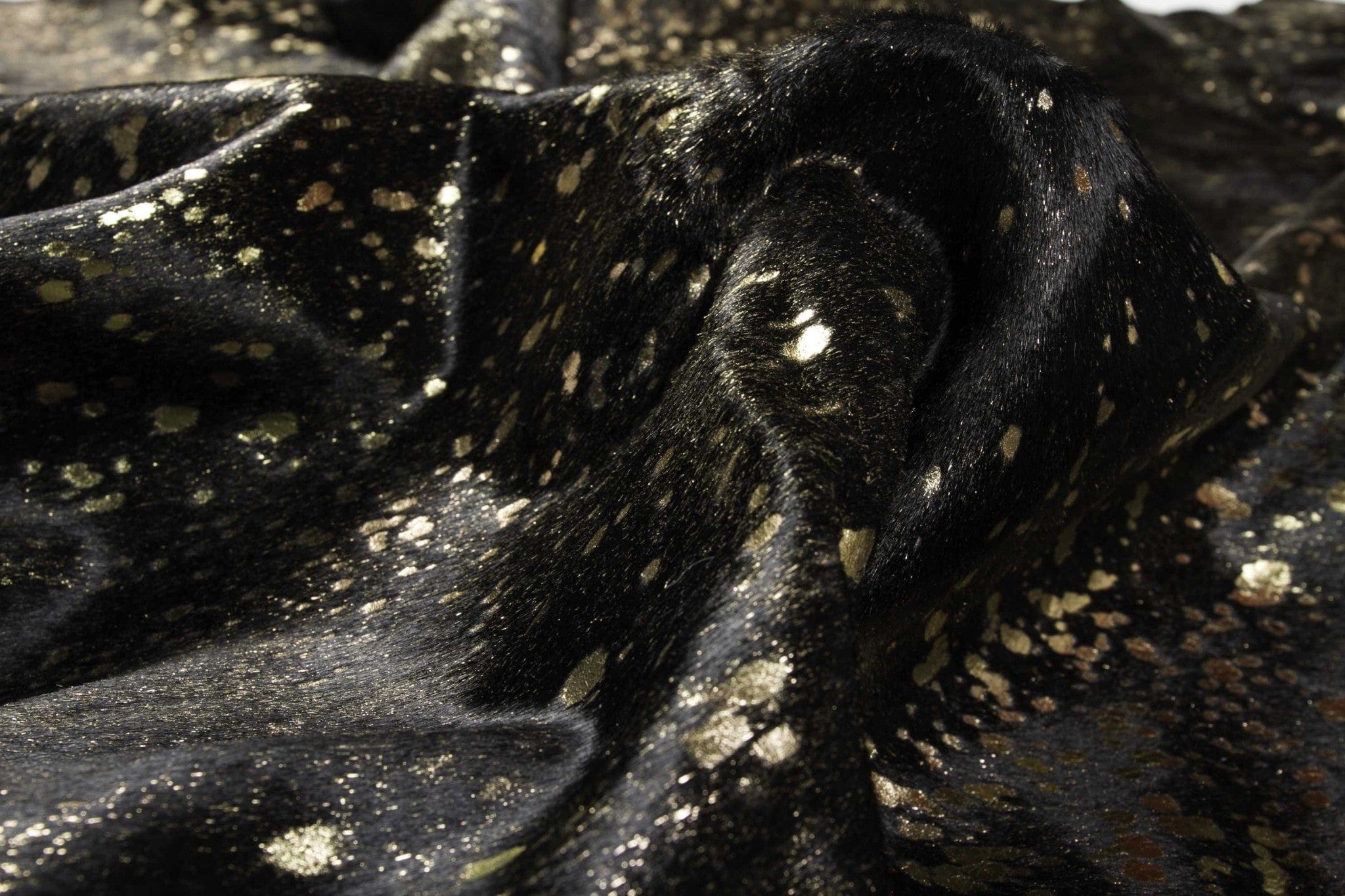 60" X 84" Chocolate And Gold Cowhide - Area Rug - Image 6
