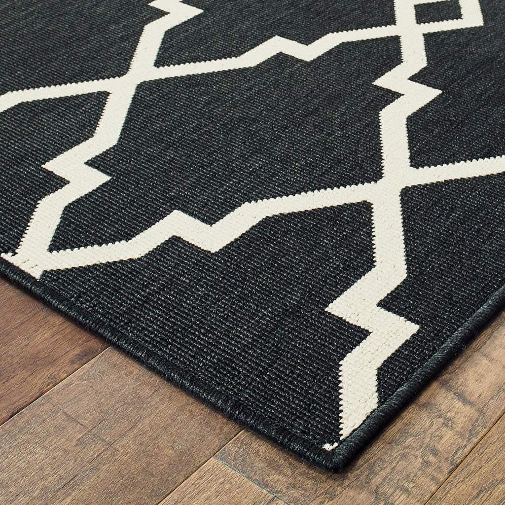 7' X 10' Black and Ivory Indoor Outdoor Area Rug - Image 7