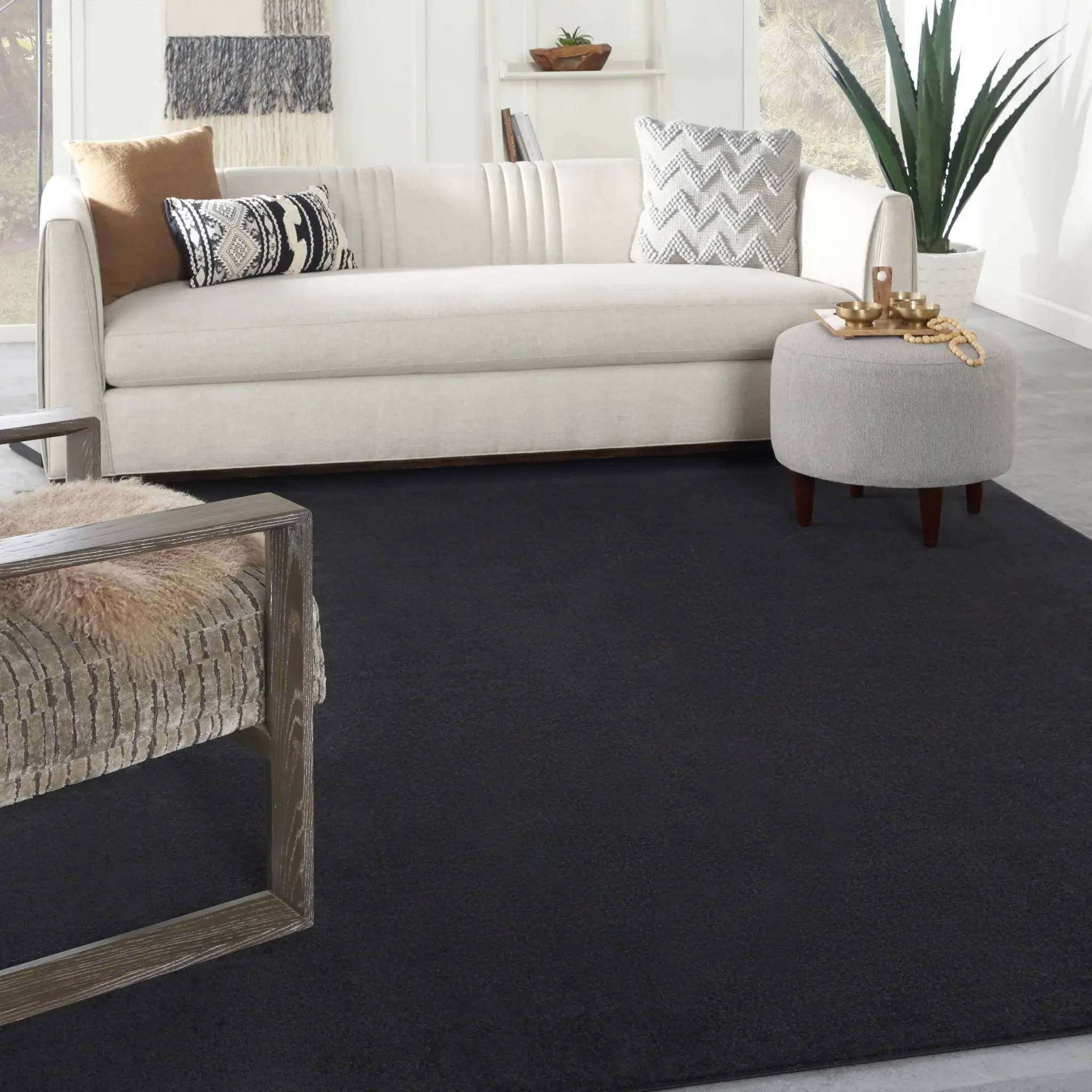 7' X 10' Black Stain Resistant Indoor Outdoor Area Rug - Image 7