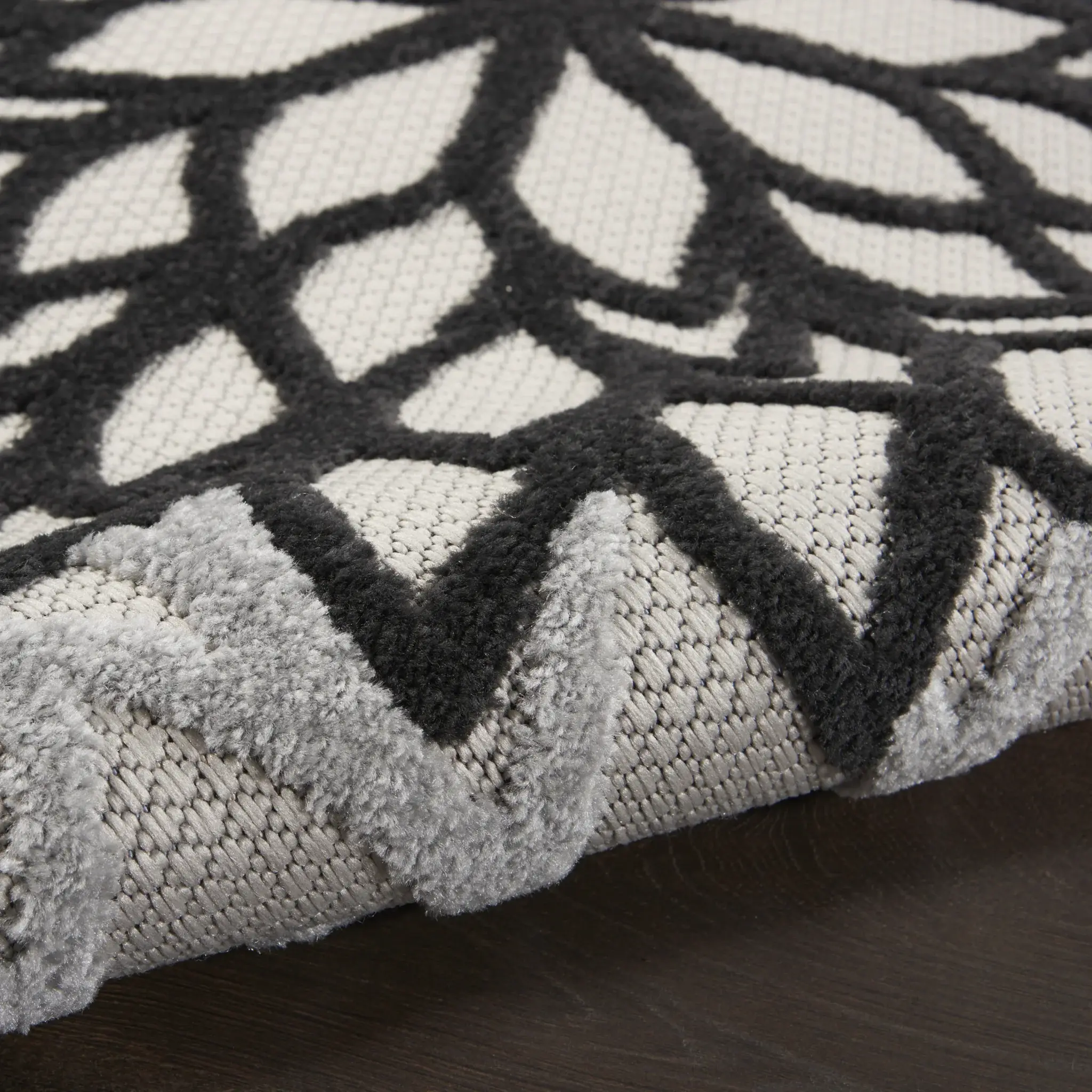 7' X 10' Black White Floral Indoor Outdoor Area Rug - Image 5