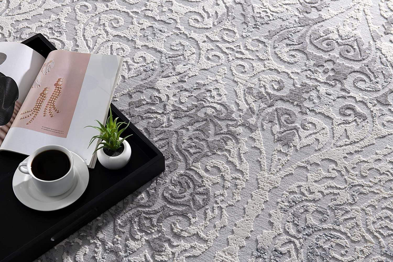 7' X 10' Cream And Gray Tinted Ogee Pattern Area Rug - Image 5
