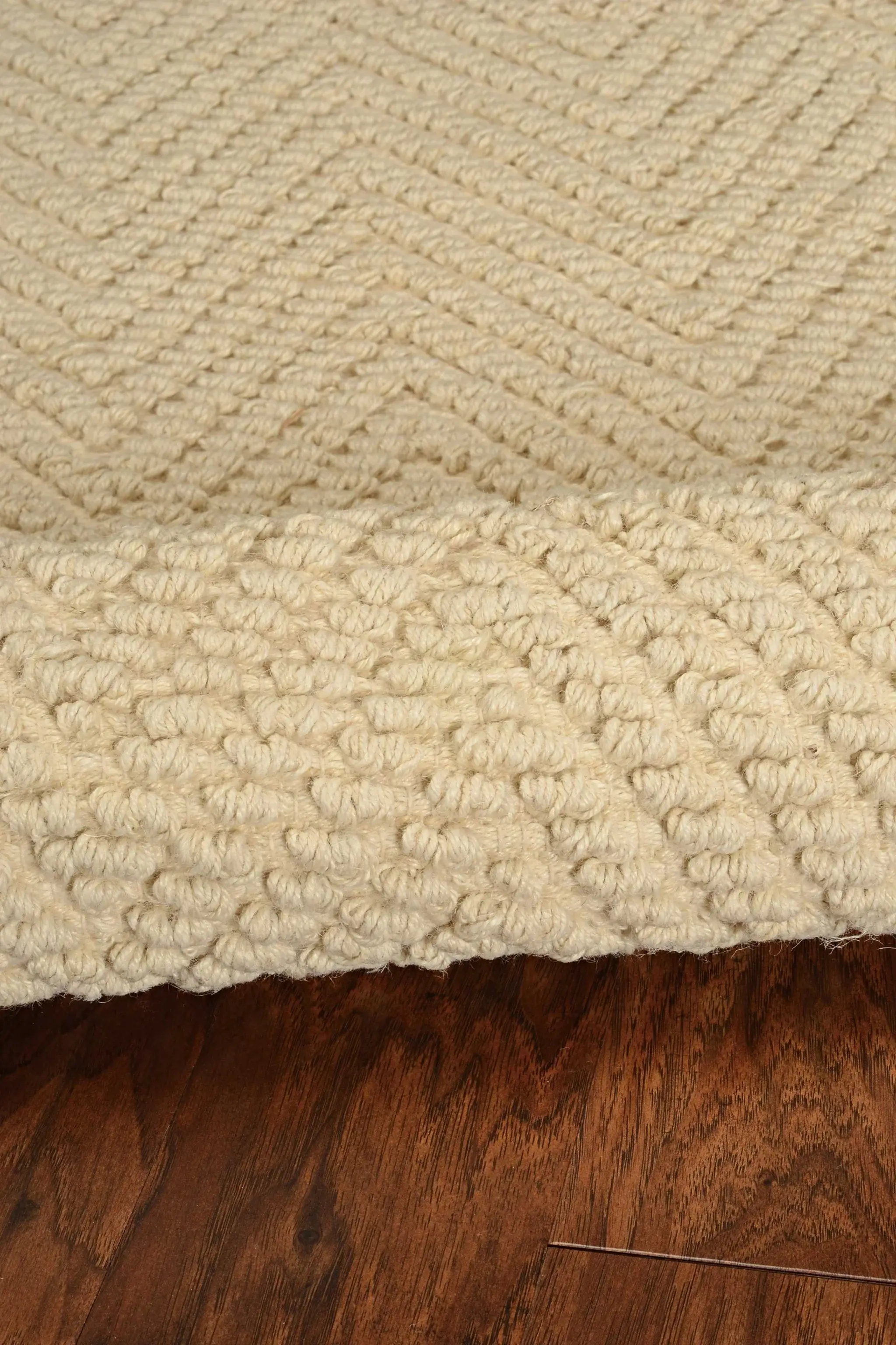 7' X 10' Ivory Chevron Hand Woven Area Rug - Image 7