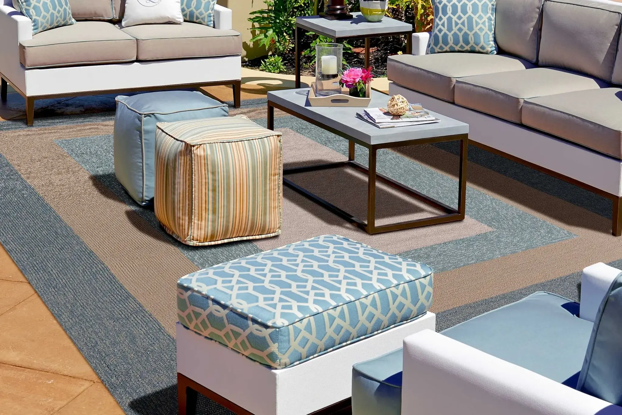 8' X 11' Blue and Beige Handmade Indoor Outdoor Area Rug - Image 7