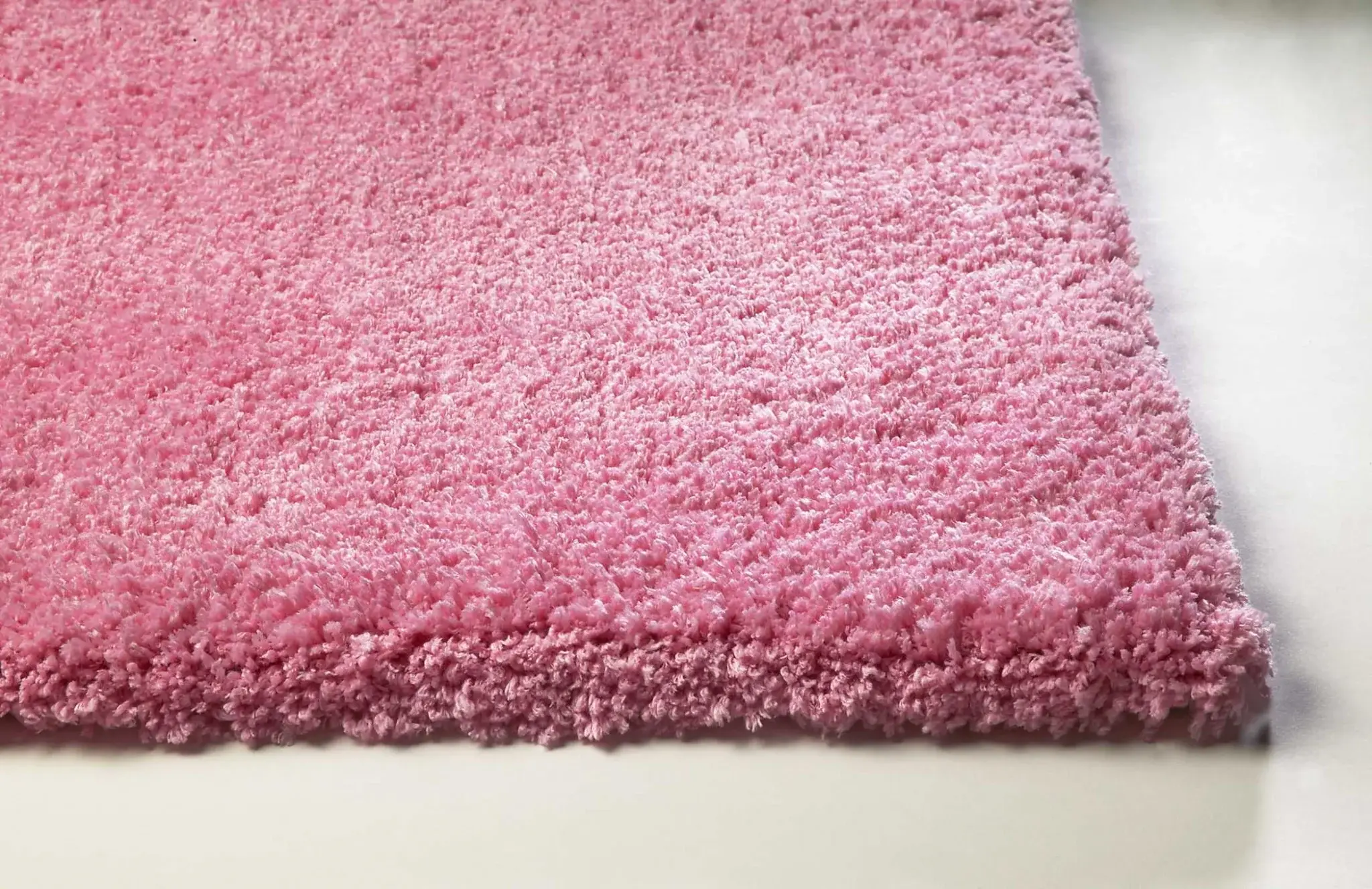 8' X 11'  Bright Hot Pink Shag Area Rug - Image 4