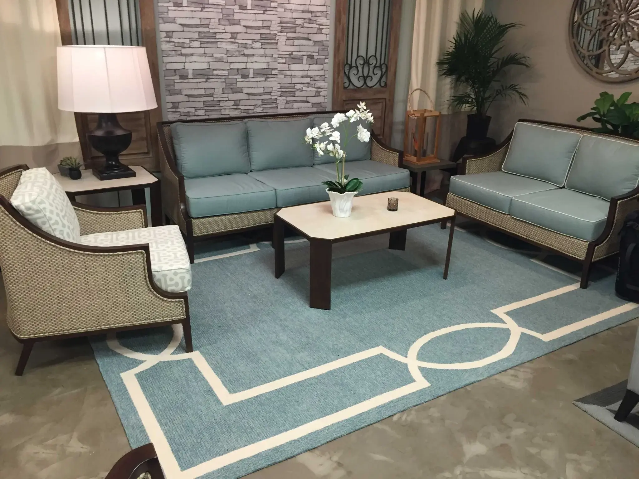 8' X 11' Gray and Ivory Handmade Indoor Outdoor Area Rug - Image 7