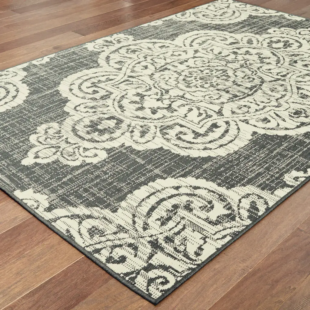 8' X 11' Gray and Ivory Oriental Stain Resistant Indoor Outdoor Area Rug - Image 4