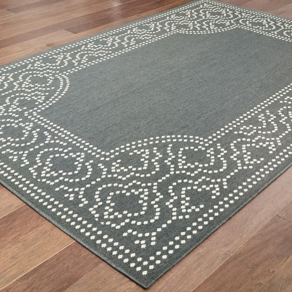 8' X 11' Gray and Ivory Stain Resistant Indoor Outdoor Area Rug - Image 4