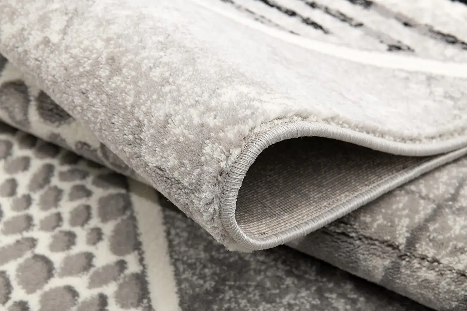 8' X 11' Grey Geometric Power Loom Stain Resistant Area Rug - Image 4