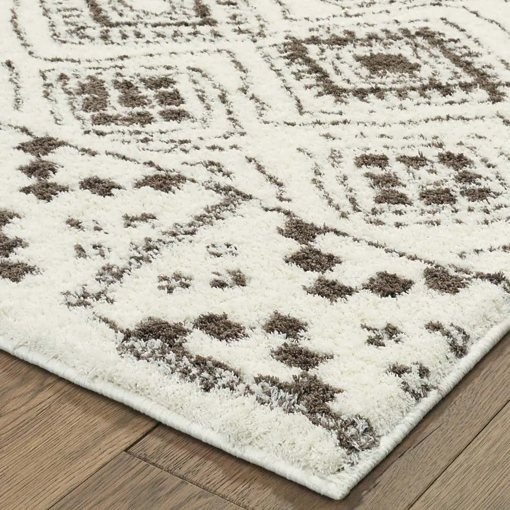 8' X 11' Ivory And Brown Geometric Shag Power Loom Stain Resistant Area Rug - Image 5