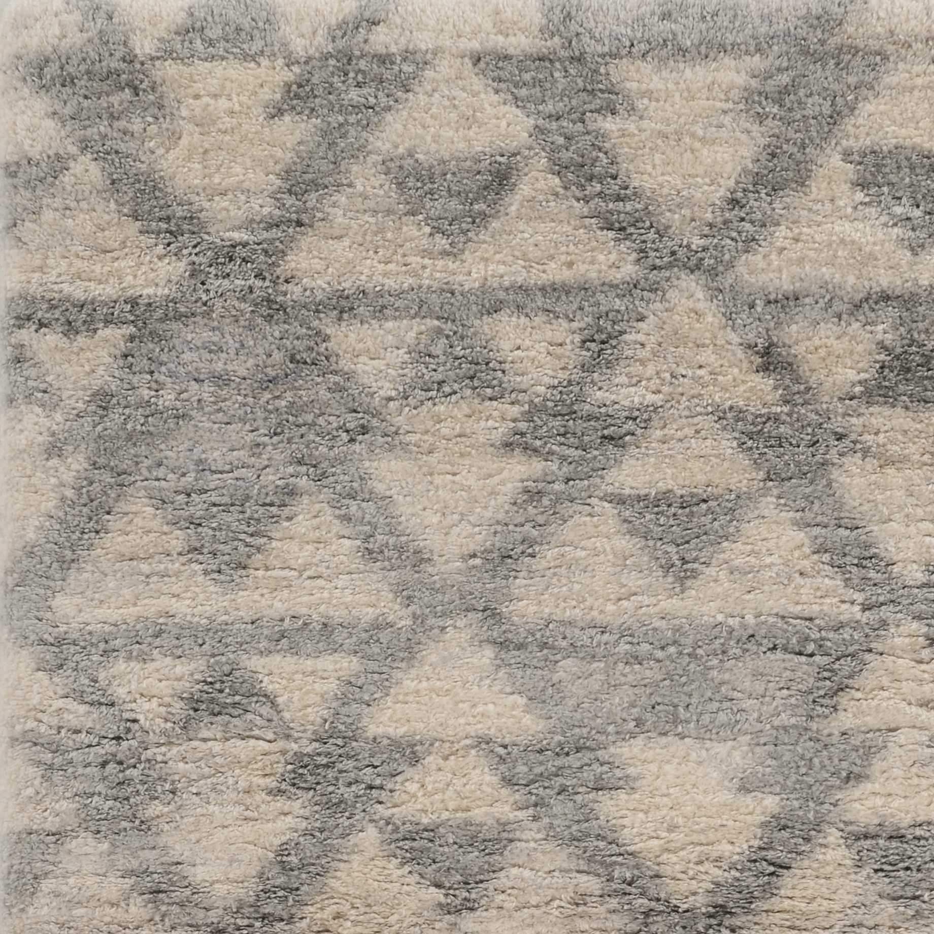 8' X 13' Ivory Area Rug - Image 3