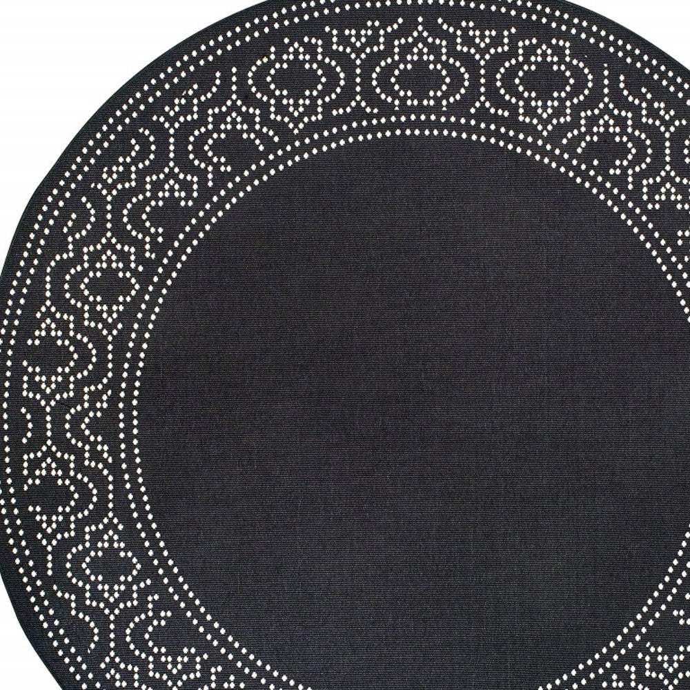 8' X 8' Black and Ivory Round Stain Resistant Indoor Outdoor Area Rug - Image 4