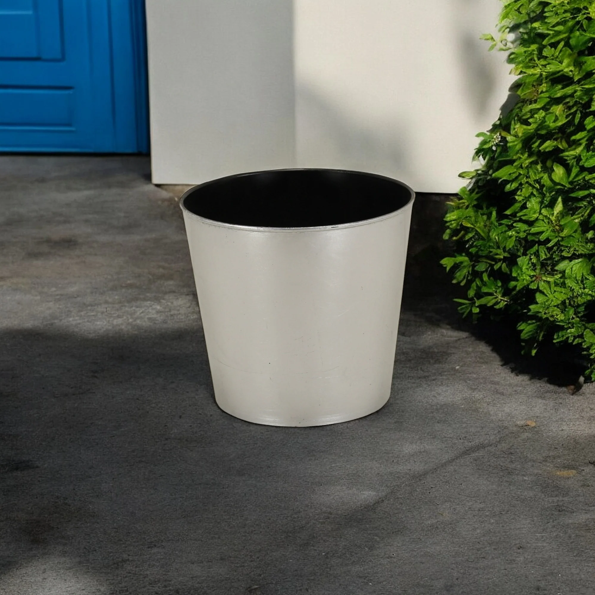 9" Silver Recycled Plastic Indoor Outdoor Round Nursery Pot