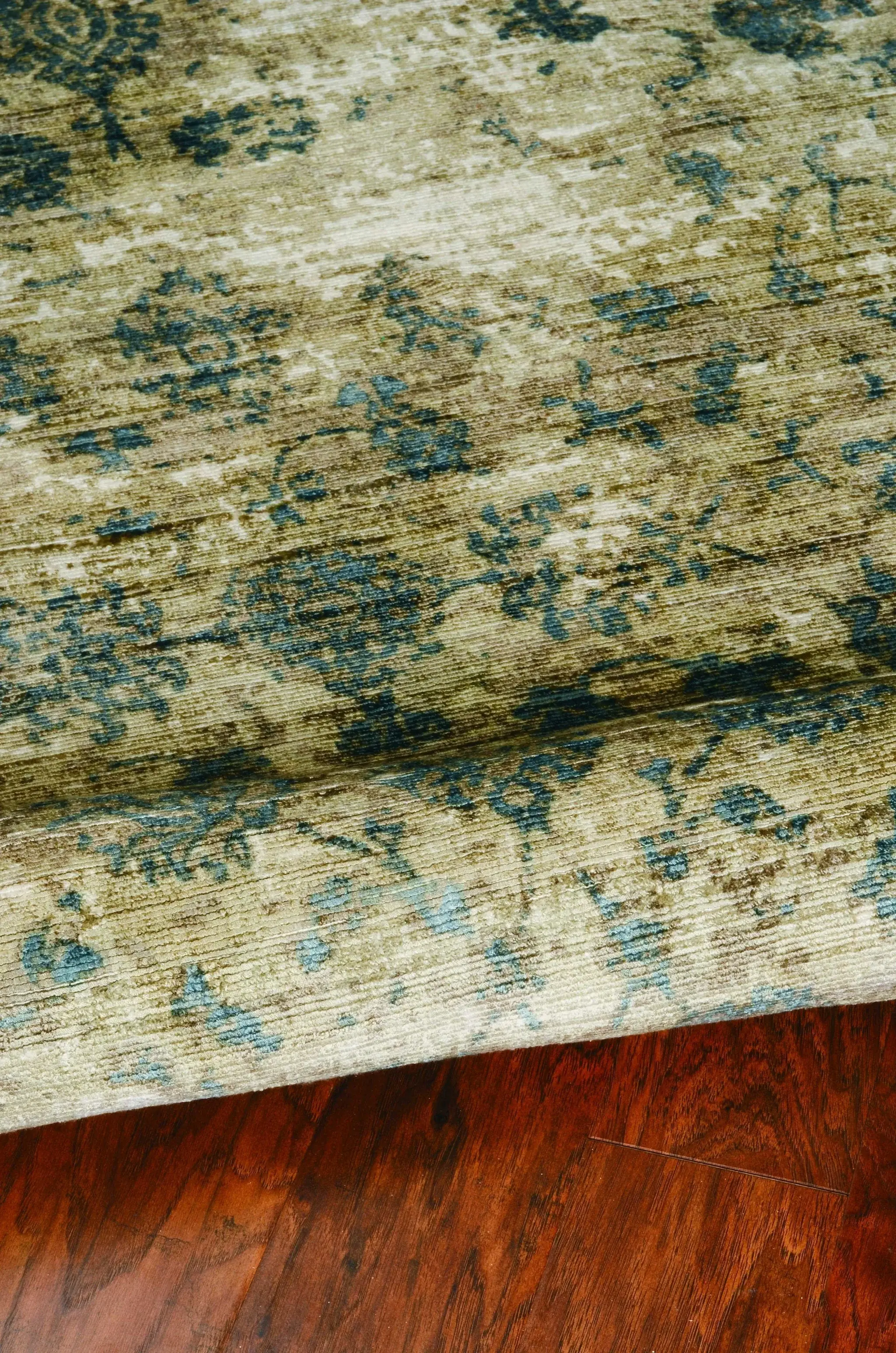 9' X 12' Blue Floral Vines Hand Loomed Distressed Area Rug - Image 6