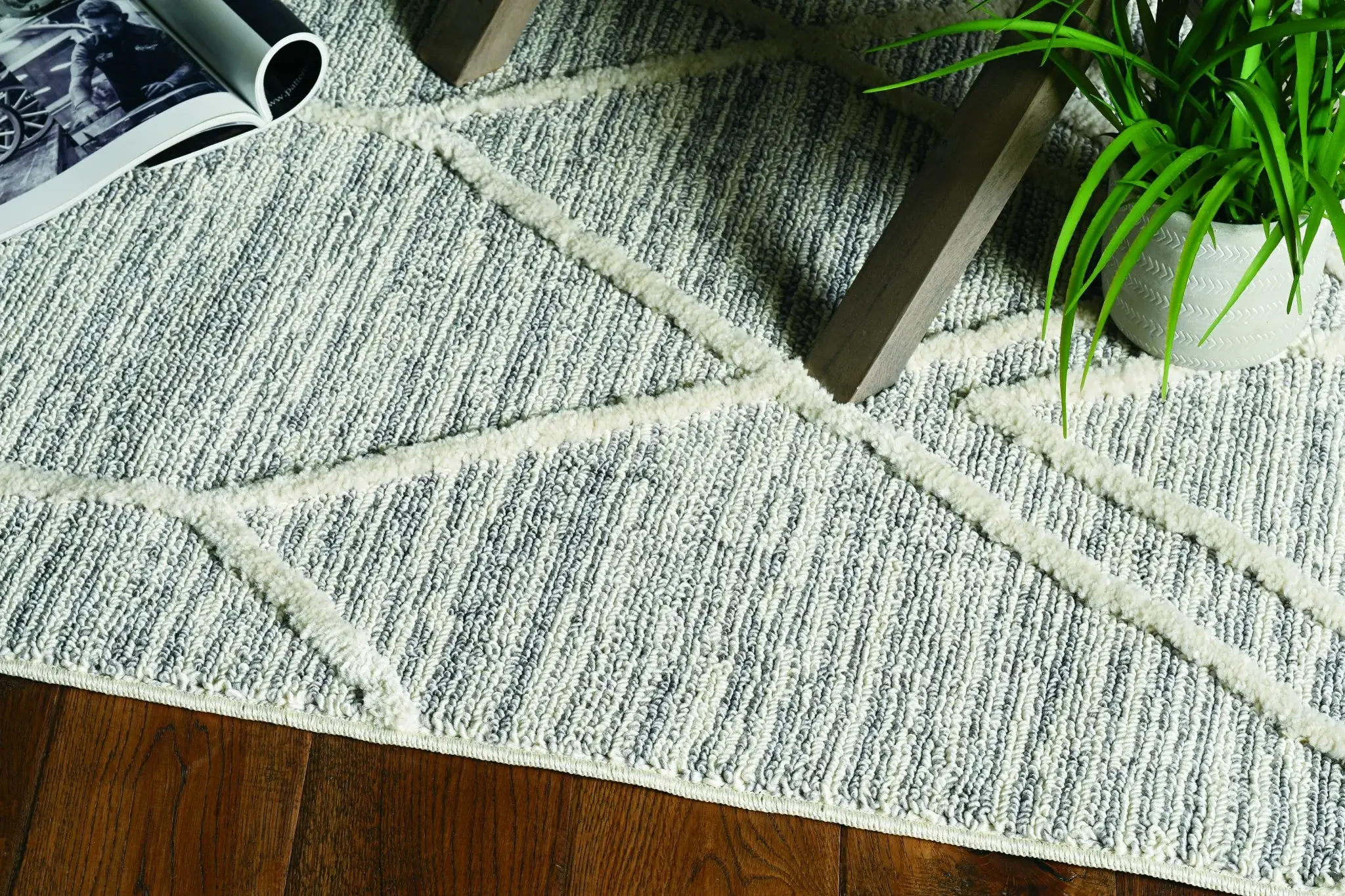 9' X 13' Ivory Grey Machine Woven Geometric Indoor Area Rug - Image 5