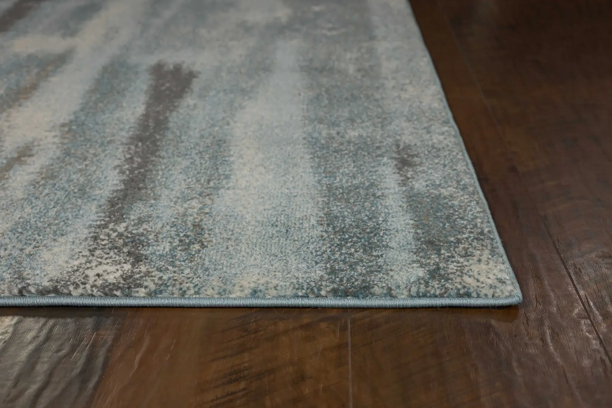 9' X 13'  Polypropylene Teal Area Rug - Image 5