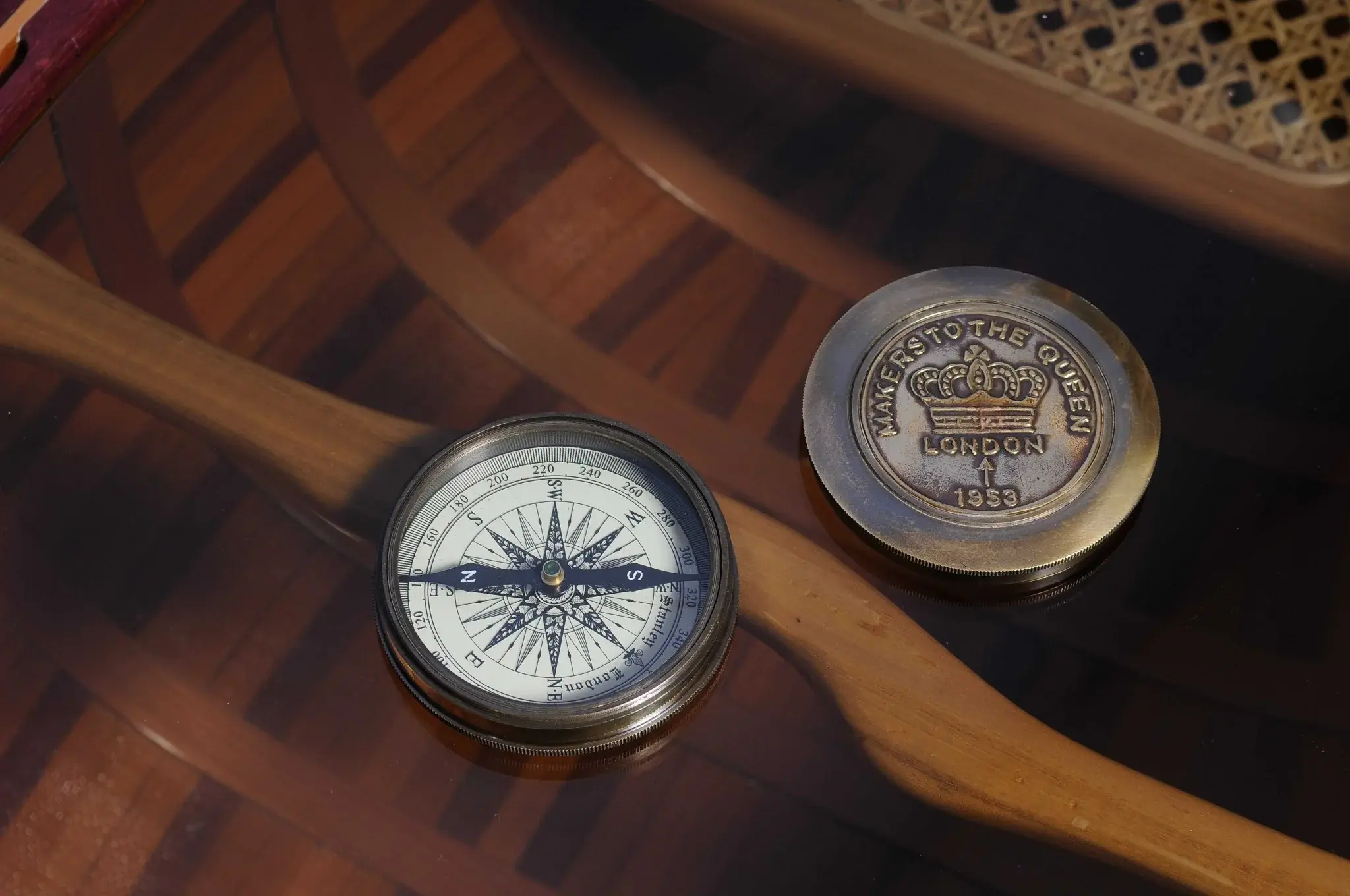 Brass Makers To The Queen Compass With Leather Case - Image 3