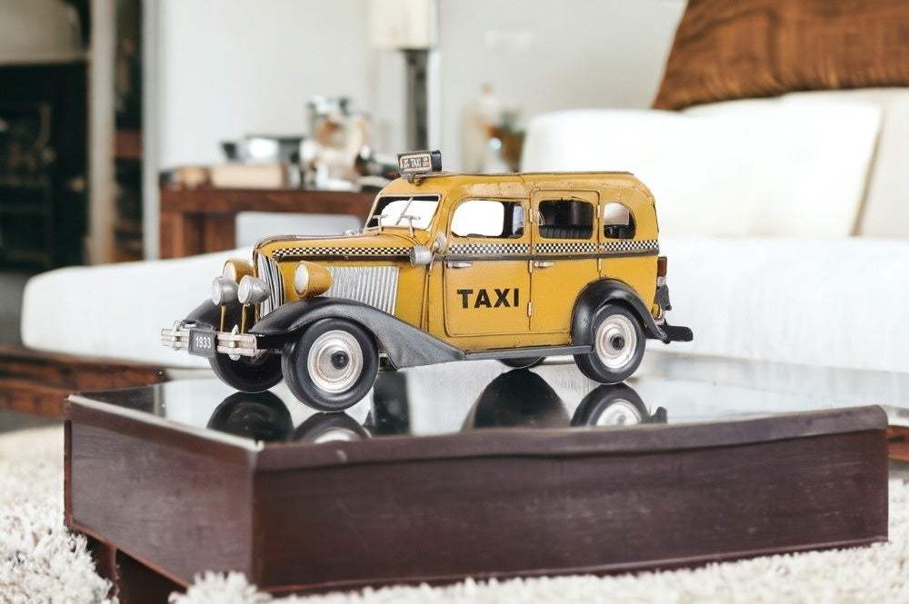 c1933 Vintage Checker Taxi Cab Model Sculpture - Image 3