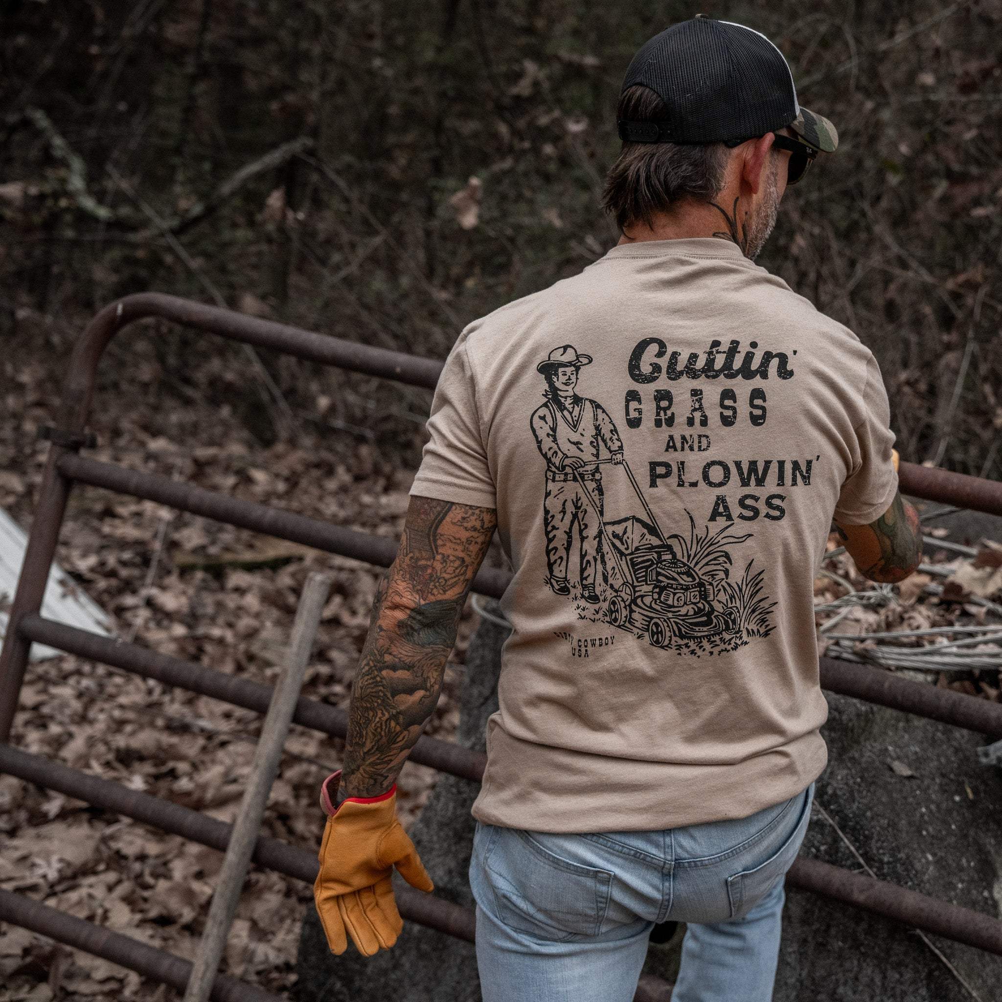 Cutting Grass & Plowin' Ass Men's T-Shirt - Image 18