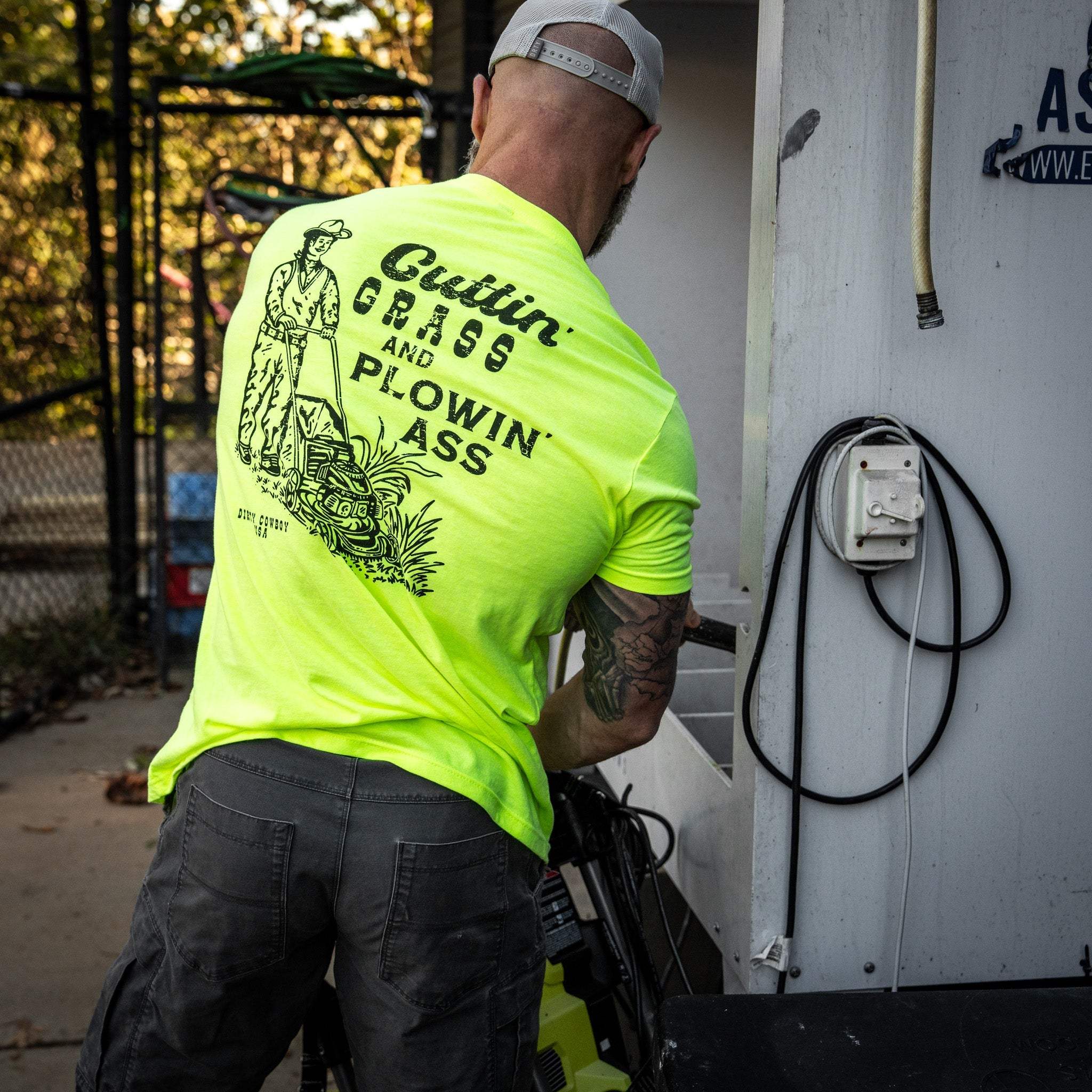 Cutting Grass & Plowin' Ass Men's T-Shirt - Image 8