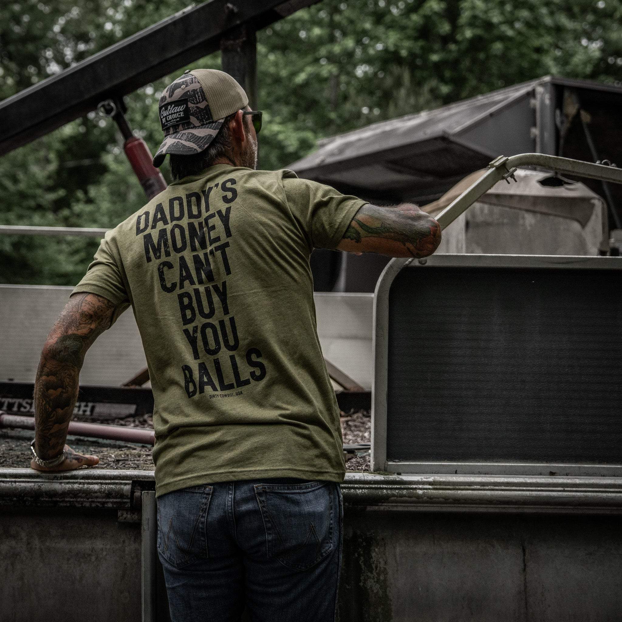 Daddy's Money Can't Buy You Balls Men's T-Shirt - Image 13