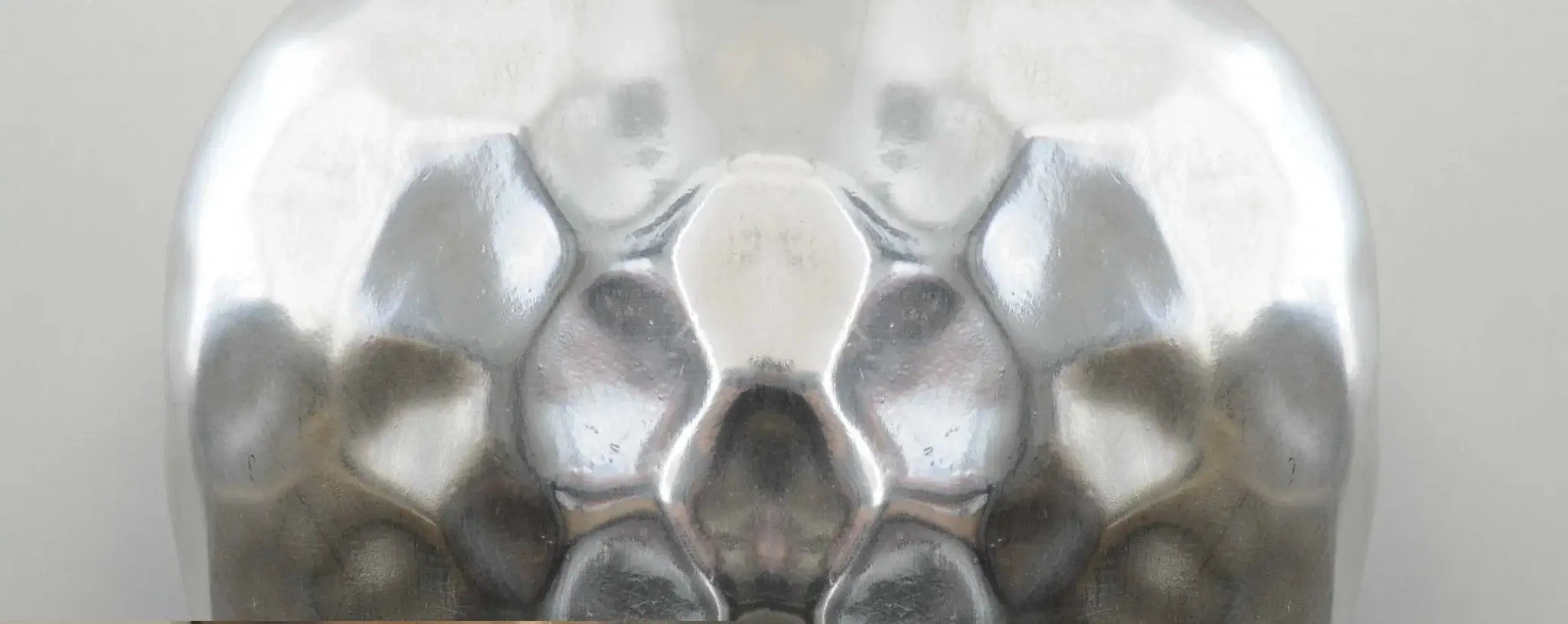 Delicious Hammered Finish Apple Statue - Image 5