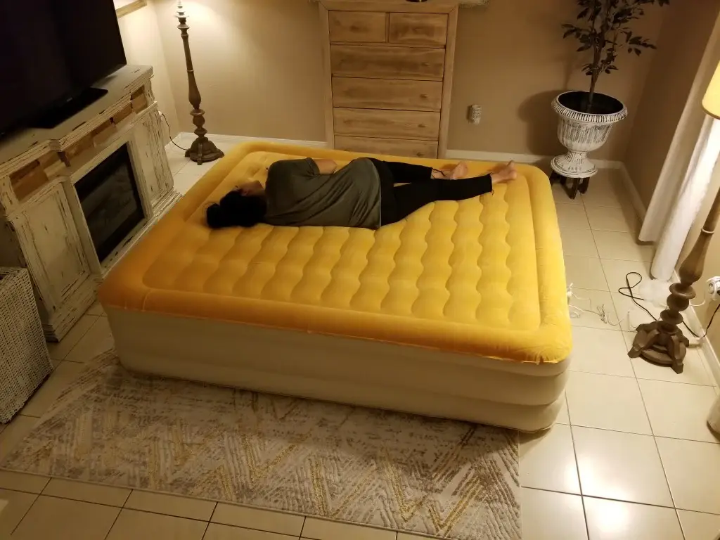 Dreamy Golden Inflatable Queen Size Bed Mattress - Image 5
