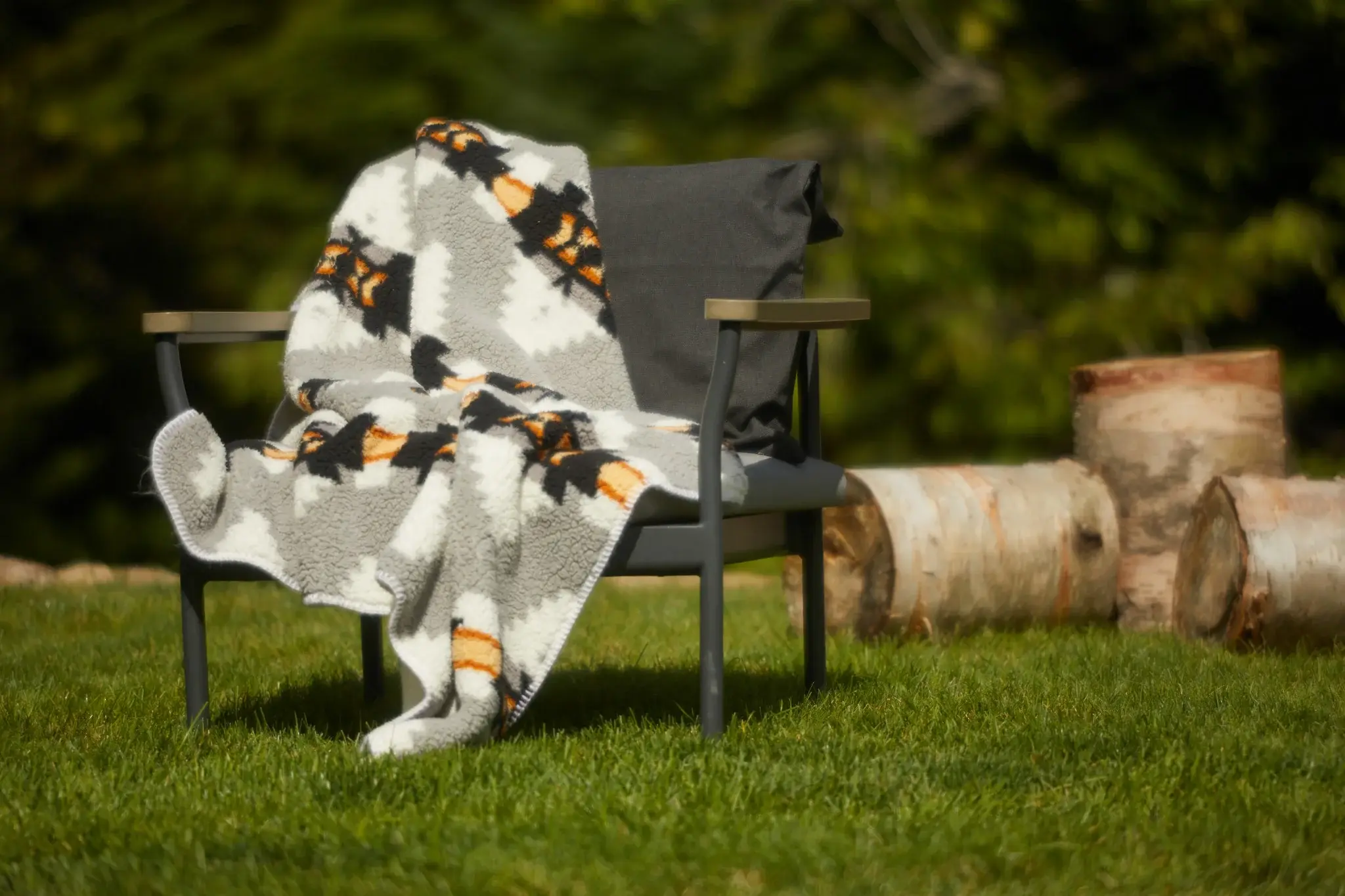 Gray Knitted Sherpa Geometric Reversable Throw - Image 6