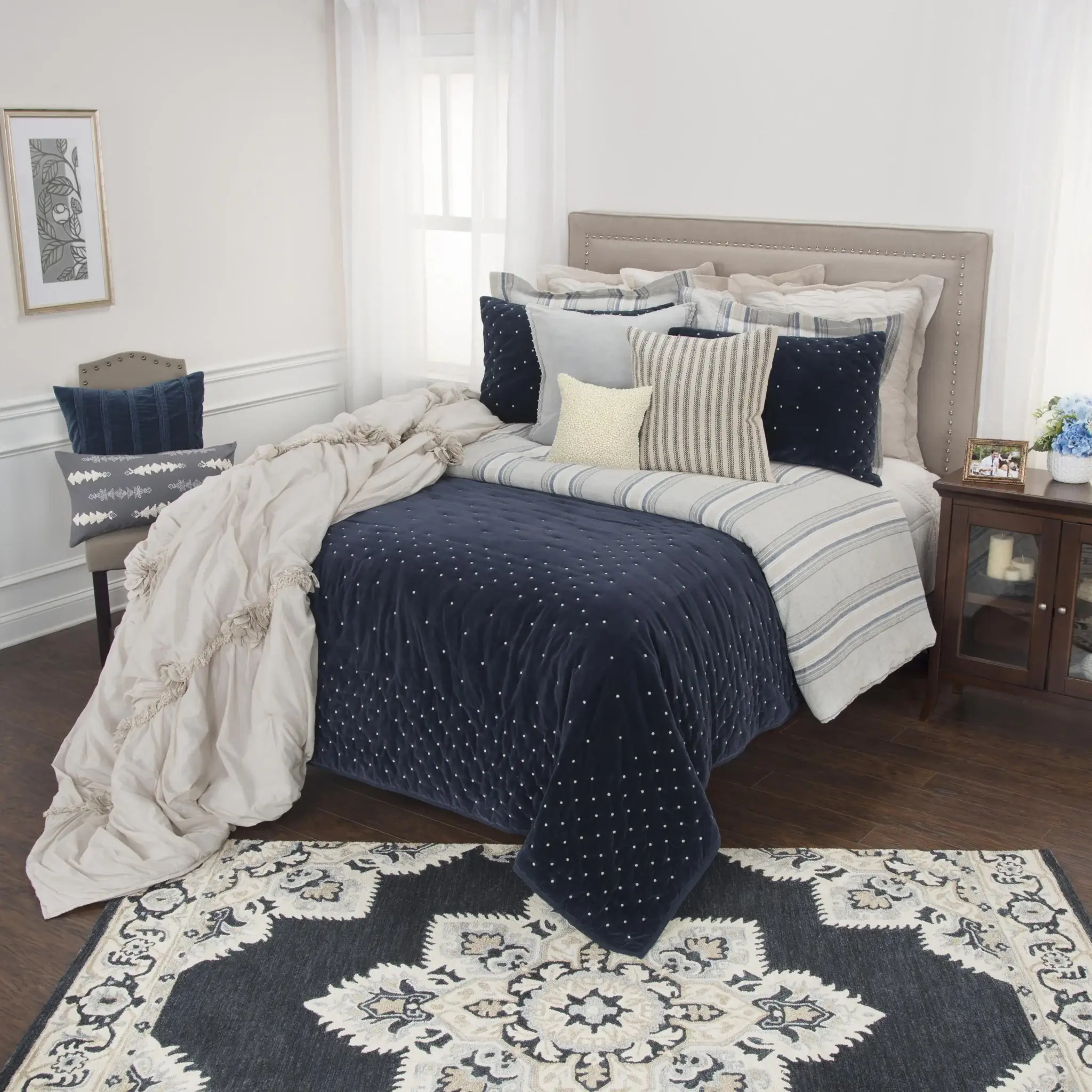Gray Queen Cotton Blend 300 Thread Count Dry Clean Only Down Alternative Comforter - Image 8