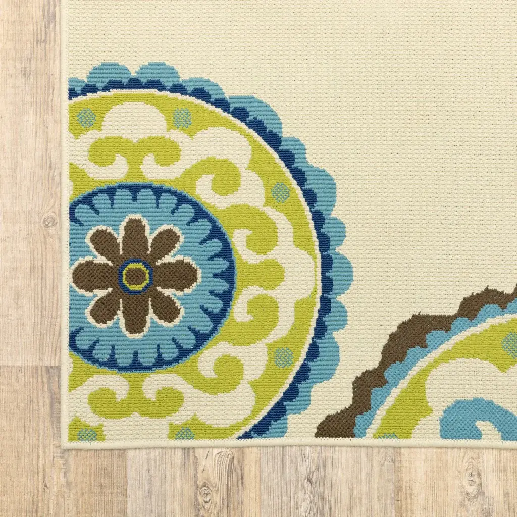 Green and Ivory Floral Indoor Outdoor Area Rug - Image 5