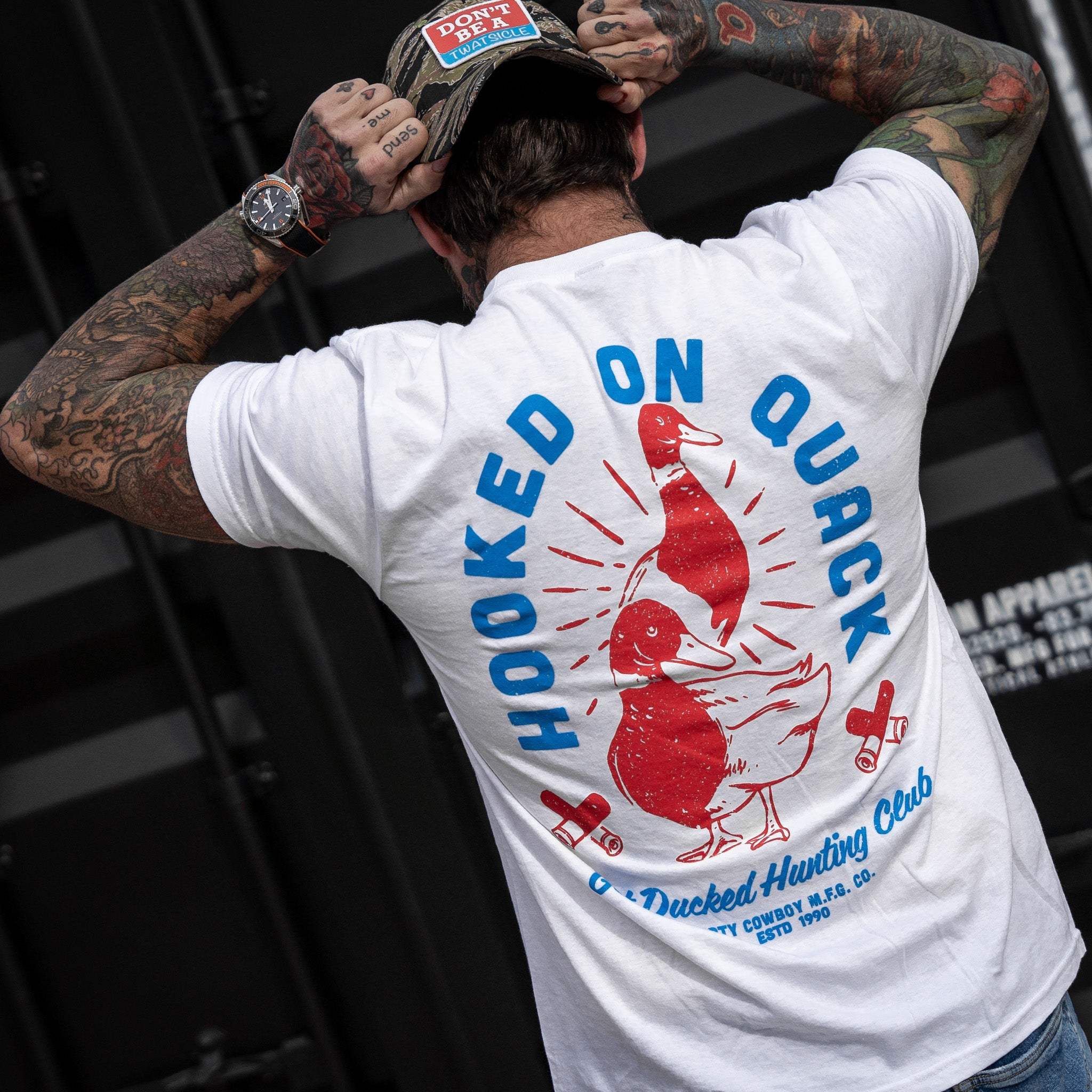 Hooked On Quack Duck Hunting Club Men's T-Shirt - Image 6
