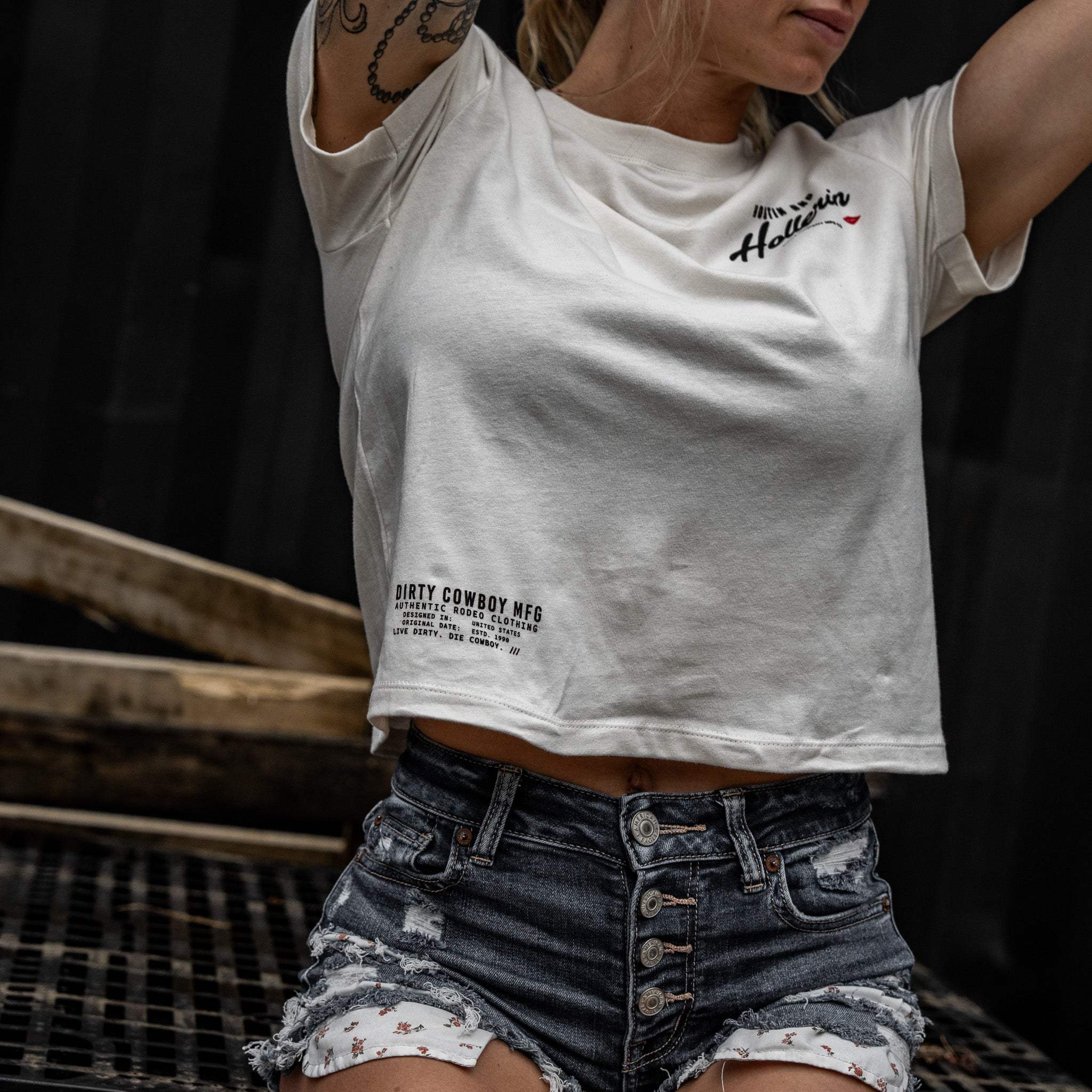 Hootin And Hollerin' Ladies Cropped T-Shirt - Image 4