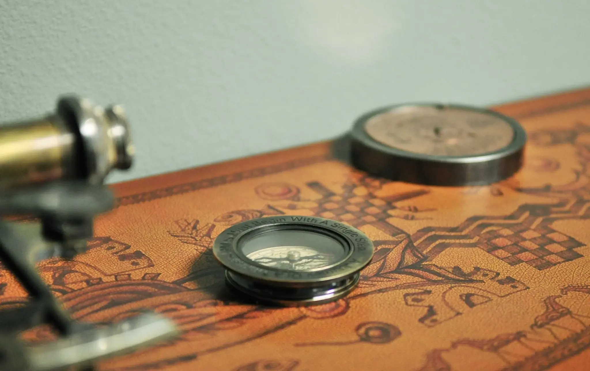 Set Of 2 100 Year Calendar And Compass Quote - Image 2