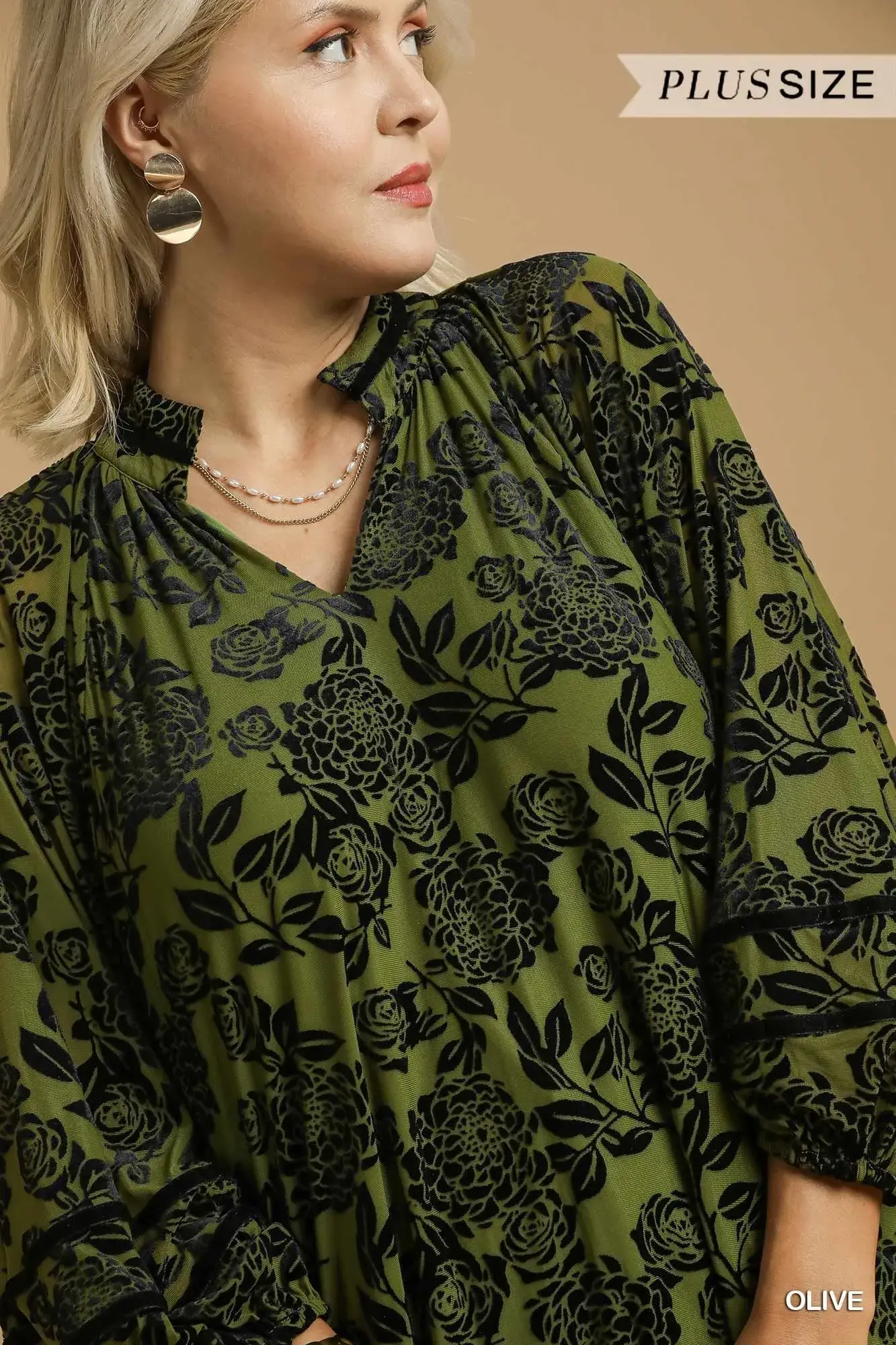 Umgee Full Size Floral Velvet Blouse with Balloon Sleeves Plus Size - Image 10